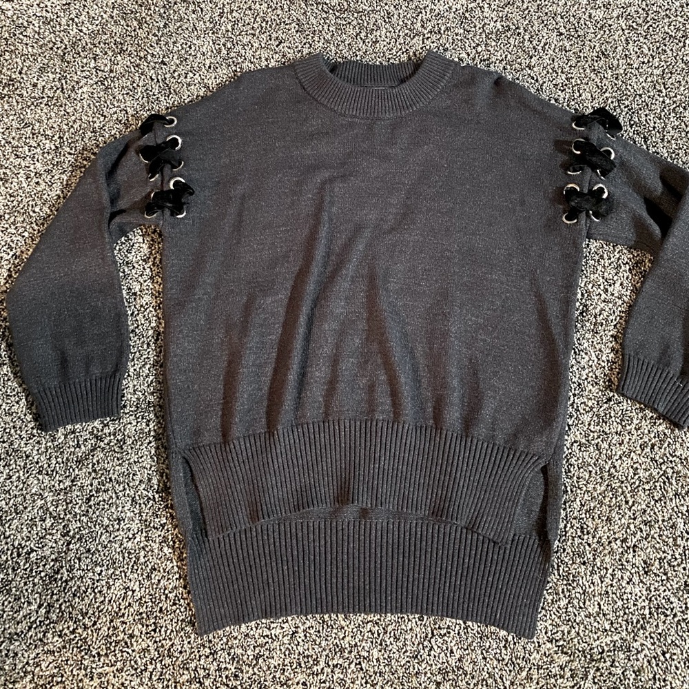 Molly Bracken sweater size xs/s
